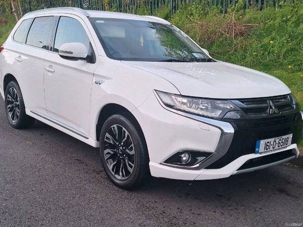 Mitsubishi Outlander SUV, Petrol Plug-in Hybrid, 2016, White
