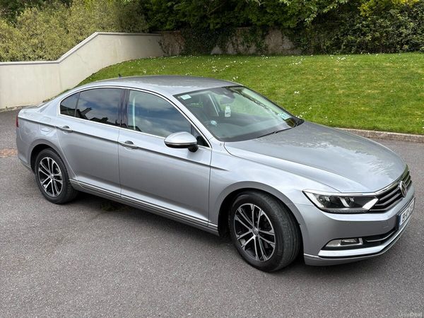Volkswagen Passat Saloon, Diesel, 2019, Grey