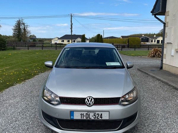 Volkswagen Polo Hatchback, Petrol, 2011, Silver