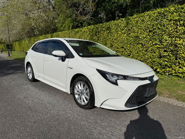 Toyota Corolla Estate, Petrol Hybrid, 2020, White