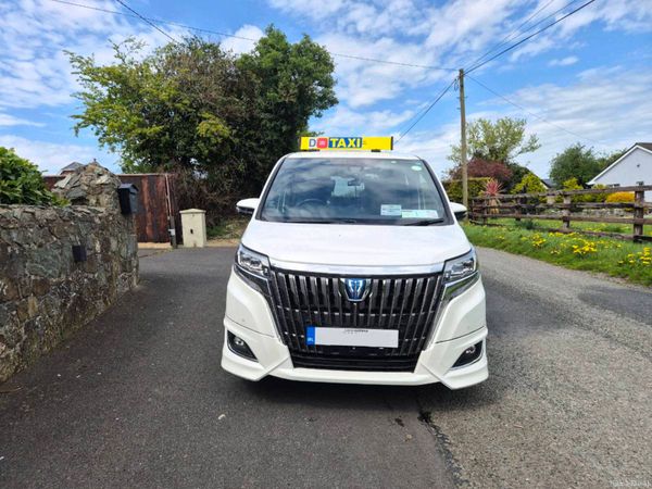 Toyota Noah MPV, Petrol Hybrid, 2021, White