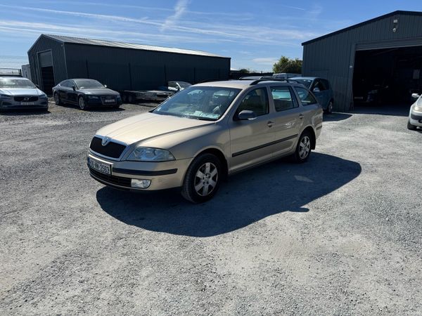 Skoda Octavia Estate/Jeep, Petrol, 2006, Beige