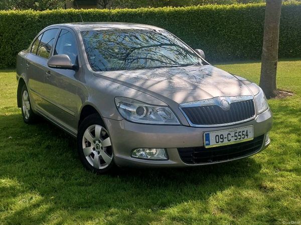Skoda Octavia Hatchback, Diesel, 2009, Beige