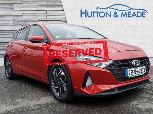 Hyundai i20 Hatchback, Petrol, 2023, Red