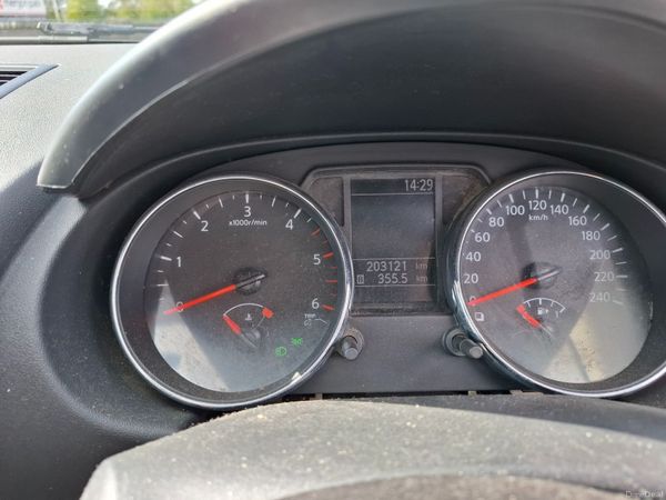 Nissan Qashqai Hatchback, Diesel, 2012, Silver