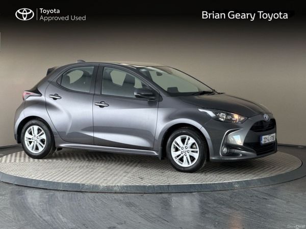 Toyota Yaris Hatchback, Petrol Hybrid, 2022, Grey