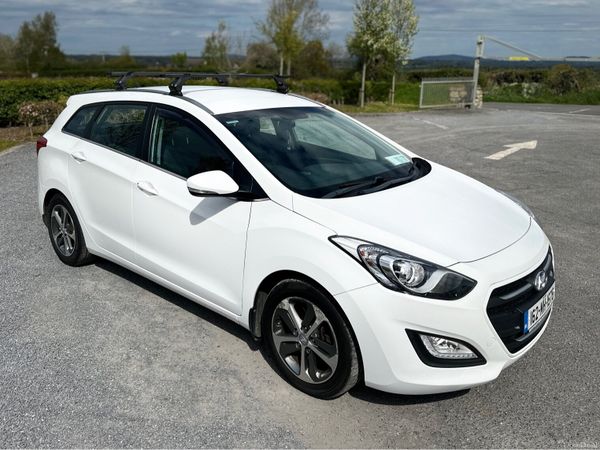 Hyundai i30 Estate/Jeep, Diesel, 2016, White