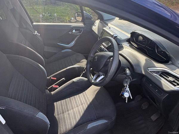 Peugeot 208 Hatchback, Diesel, 2013, Blue