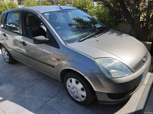 Ford Fiesta Hatchback, Petrol, 2003, Silver