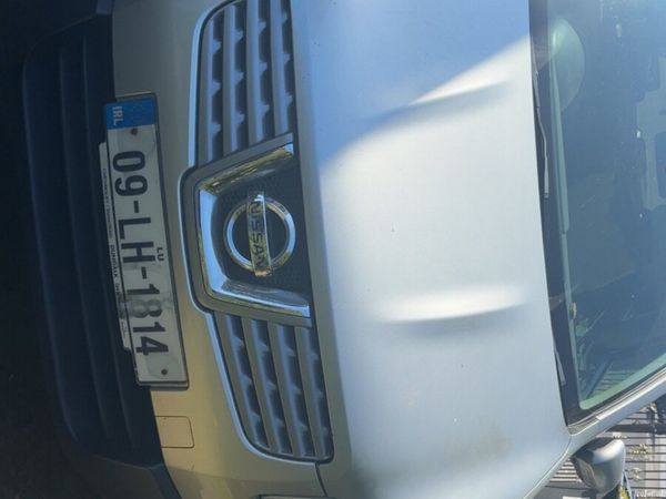 Nissan Qashqai Hatchback, Diesel, 2009, Silver