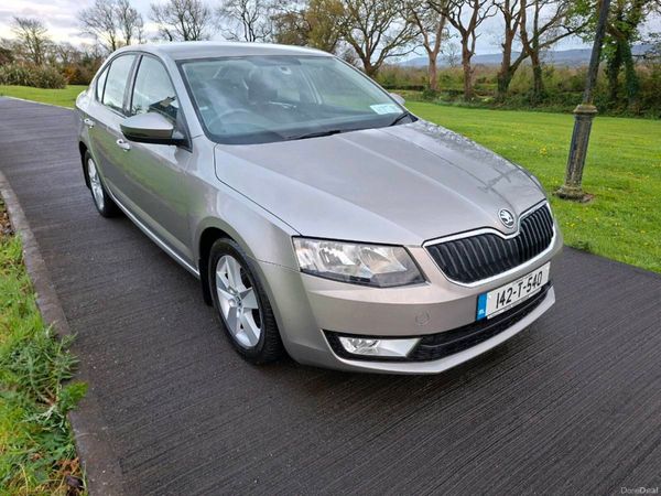 Skoda Octavia Saloon, Diesel, 2014, Beige