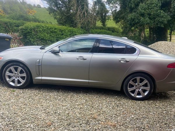 Jaguar XF Saloon, Diesel, 2010, Gold