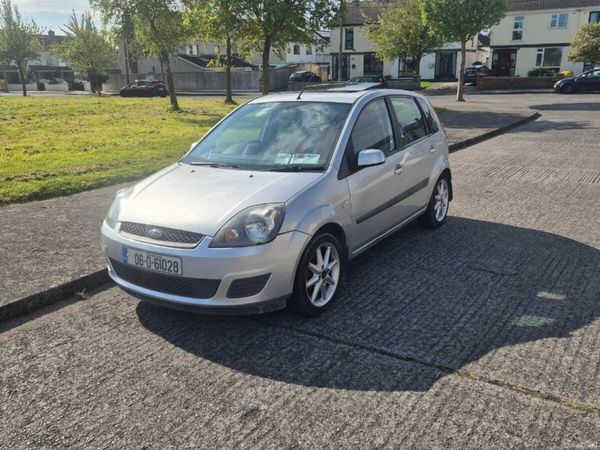 Ford Fiesta Hatchback, Petrol, 2006, Silver