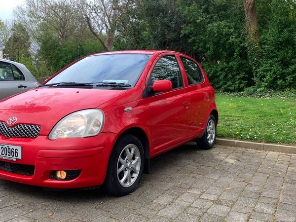 Toyota Yaris Hatchback, Petrol, 2005, Red