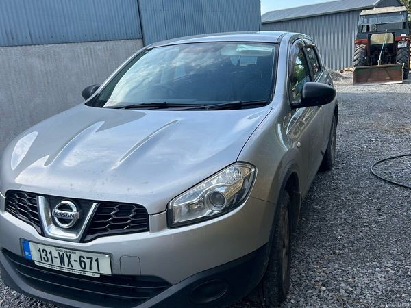 Nissan Qashqai Hatchback, Petrol, 2013, Silver