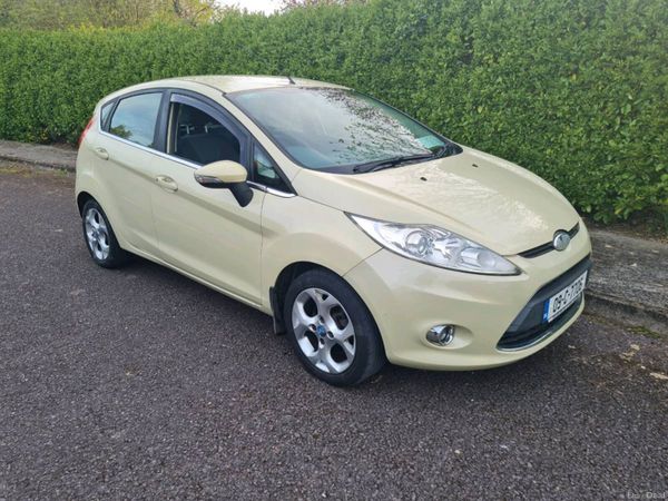 Ford Fiesta Hatchback, Petrol, 2009, Gold