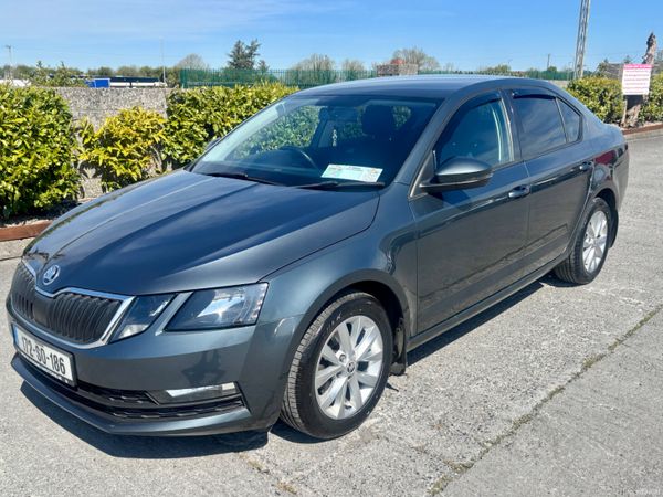 Skoda Octavia Saloon, Diesel, 2017, Grey