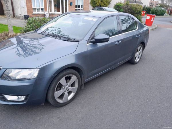Skoda Octavia Saloon, Diesel, 2016, Grey