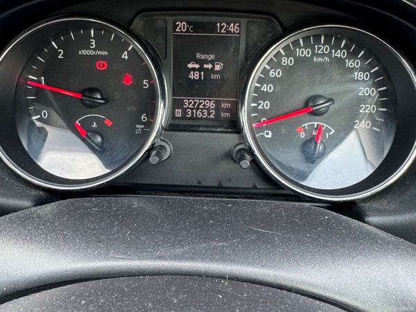 Nissan Qashqai Hatchback, Diesel, 2010, Silver