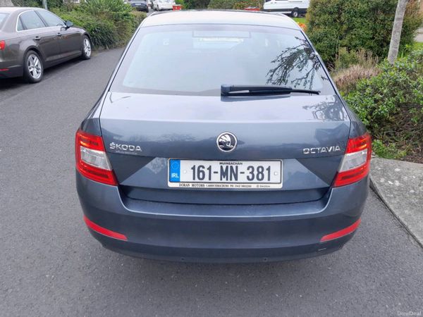Skoda Octavia Saloon, Diesel, 2016, Grey