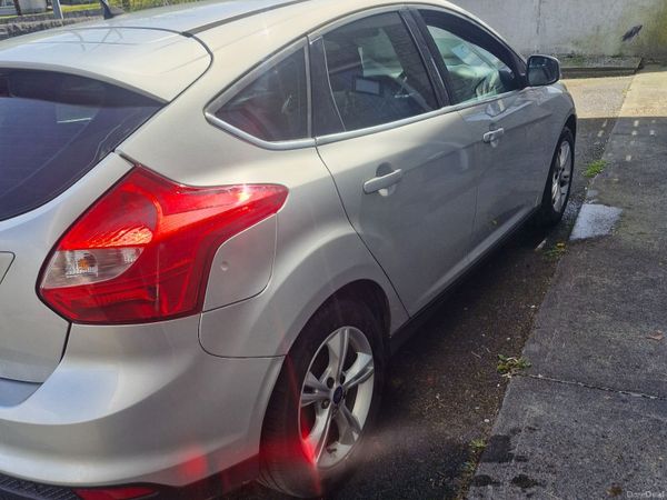 Ford Focus Hatchback, Petrol, 2011, Silver