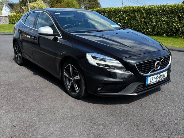 Volvo V40 Hatchback, Diesel, 2017, Black