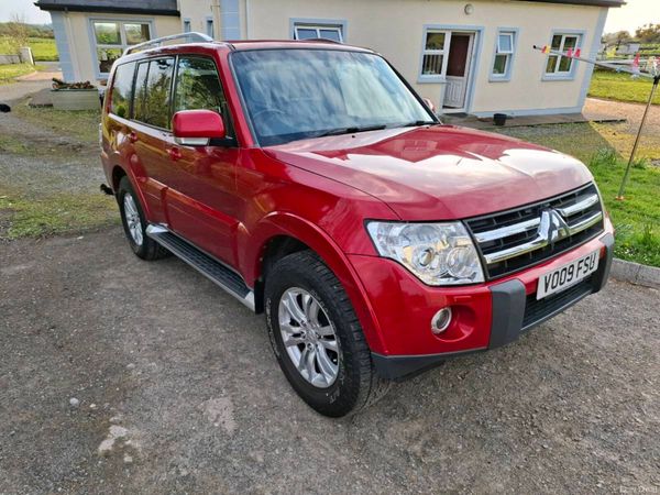 Mitsubishi Pajero SUV, Diesel, 2009, Red