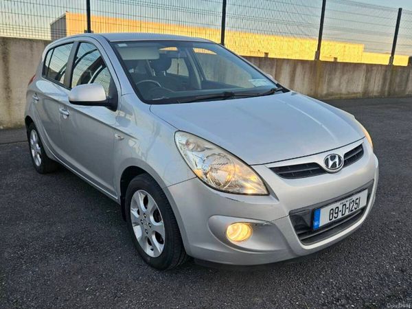 Hyundai i20 Hatchback, Petrol, 2009, Silver