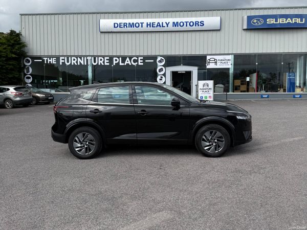 Nissan Qashqai MPV, Petrol, 2022, Black