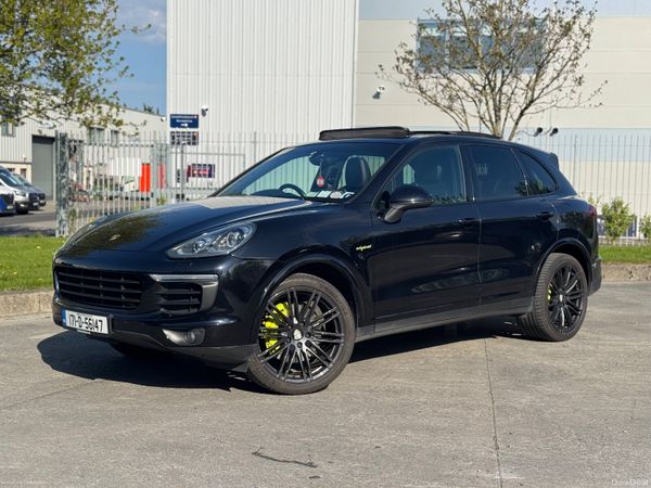 Porsche Cayenne SUV, Petrol Plug-in Hybrid, 2017, Black