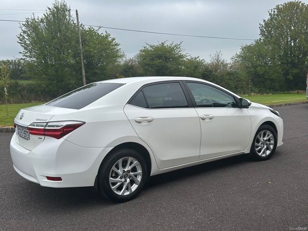 Toyota Corolla Saloon, Diesel, 2017, White
