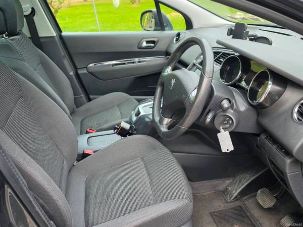Peugeot 5008 MPV, Diesel, 2017, Grey