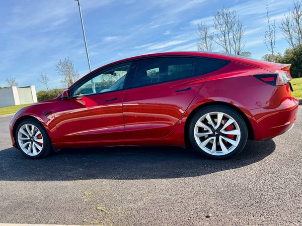 Tesla Model 3 Saloon, Electric, 2020, Red