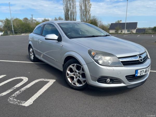 Opel Astra Hatchback, Petrol, 2007, Silver