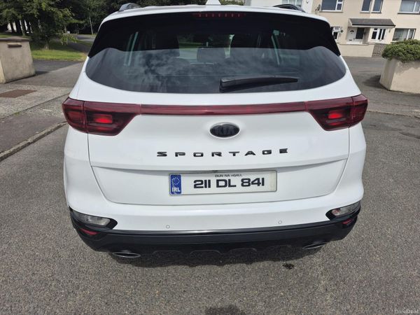 Kia Sportage SUV, Diesel Hybrid, 2021, White