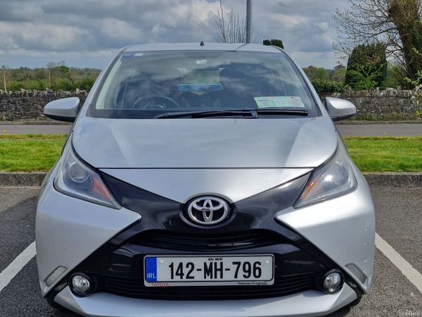 Toyota Aygo Hatchback, Petrol, 2014, Silver