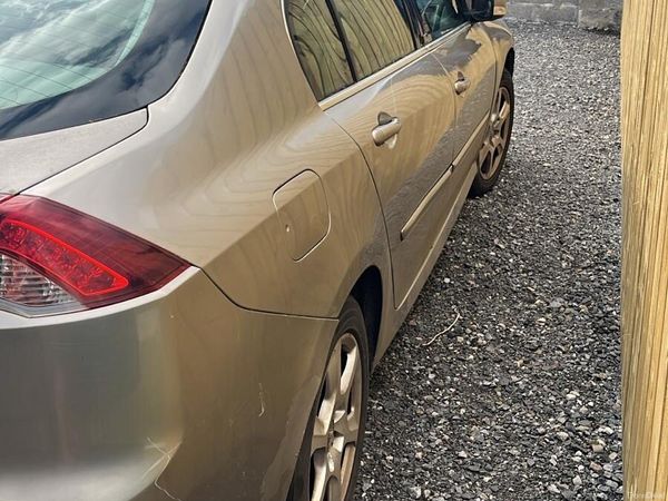 Renault Laguna Hatchback, Diesel, 2011, Gold