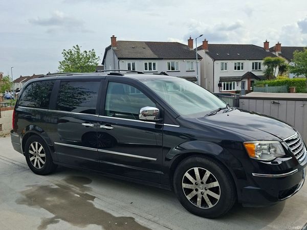 Chrysler Voyager MPV, Diesel, 2010, Black
