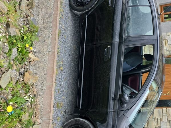 Toyota Yaris Hatchback, Petrol, 2005, Black