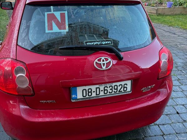 Toyota Auris Hatchback, Petrol, 2008, Red