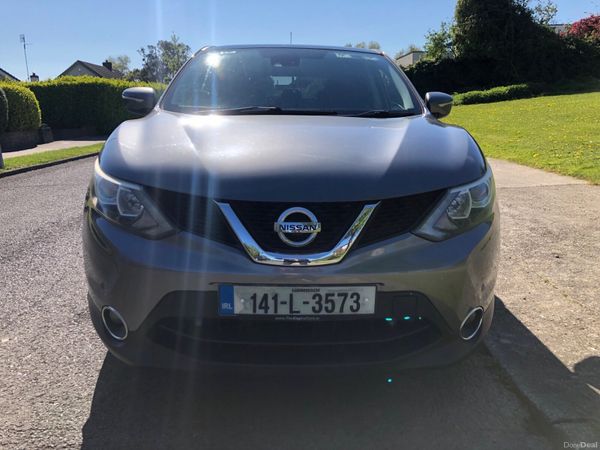 Nissan Qashqai Hatchback, Diesel, 2014, Grey