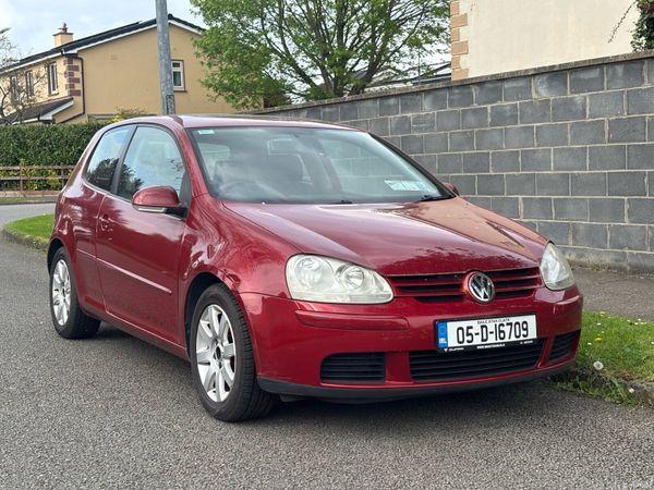 Volkswagen Golf Hatchback, Petrol, 2005, Red
