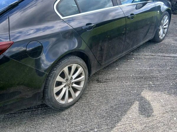 Vauxhall Insignia Hatchback, Diesel, 2014, Black