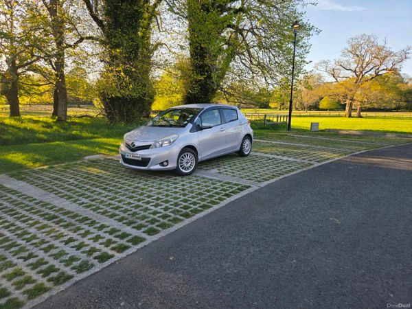 Toyota Vitz Hatchback, Petrol, 2012, Silver