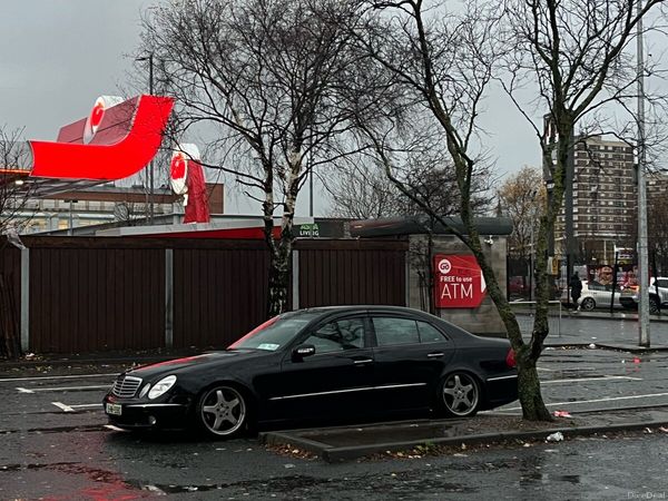 Mercedes-Benz E-Class Saloon, Petrol, 2005, Black