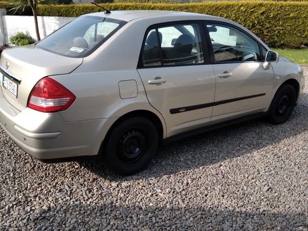 Nissan Tiida Saloon, Diesel, 2011, Silver