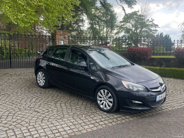 Vauxhall Astra Hatchback, Diesel, 2013, Black