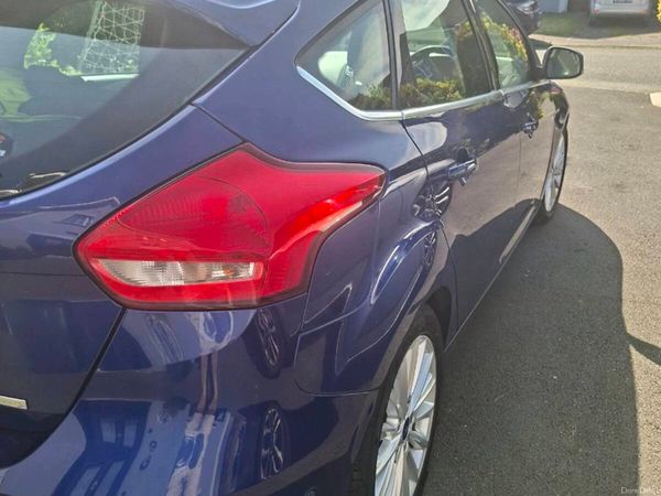 Ford Focus Hatchback, Petrol, 2015, Blue