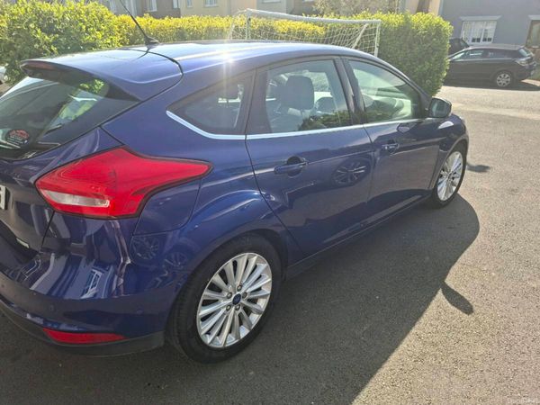 Ford Focus Hatchback, Petrol, 2015, Blue