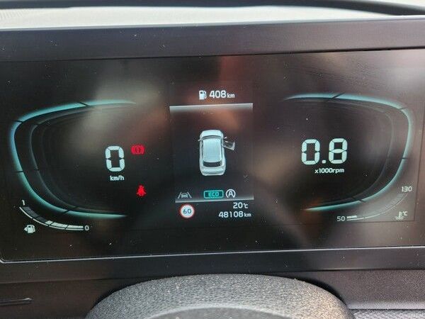 Kia Sportage SUV, Diesel Hybrid, 2023, White